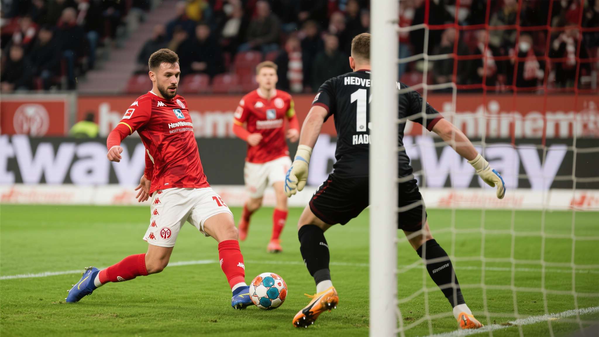 德甲海登海姆vs汉堡直播 这种风格上的差异,往往决定比赛走势的关键在于谁能率先打破平衡。 若弗赖堡能在上半