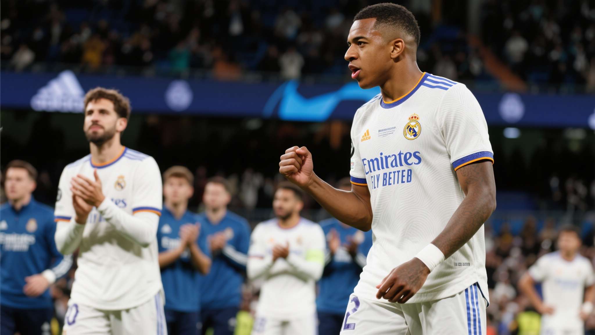 皇马0-2落后,姆巴佩晒国家德比转播画面:Hala Madrid 正因如此,姆巴佩的这一行为才显得格外引人注目。在球队处于劣势的情况下,他没有沉默